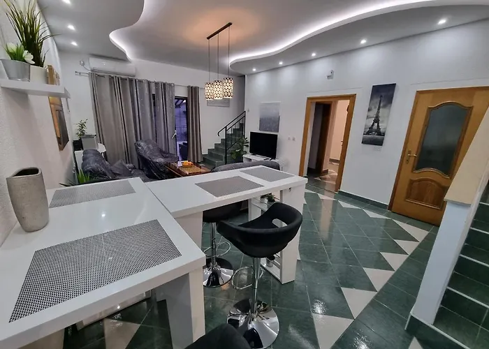 Vakantiehuis Rigo House With Private Pool, Jacuzzi And Sauna Jadranovo