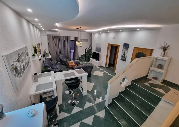 펜션 Rigo House With Private Pool, Jacuzzi And Sauna