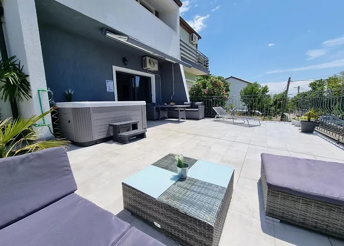 Rigo House With Private Pool, Jacuzzi And Sauna