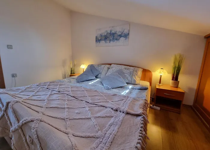 Vakantiehuis Rigo House With Private Pool, Jacuzzi And Sauna Jadranovo
