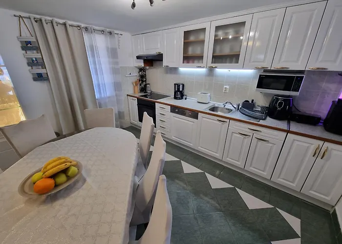Vakantiehuis Rigo House With Private Pool, Jacuzzi And Sauna