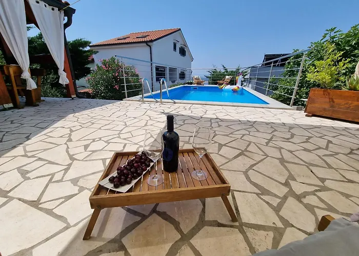 Rigo House With Private Pool, Jacuzzi And Sauna *