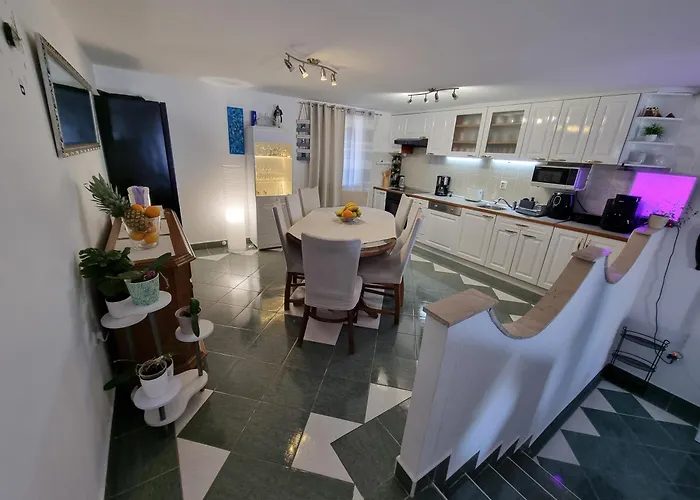 Rigo House With Private Pool, Jacuzzi And Sauna * Jadranovo