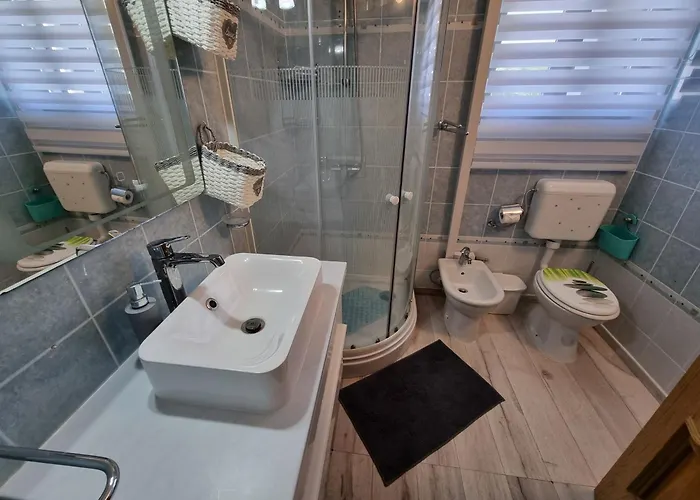 Rigo House With Private Pool, Jacuzzi And Sauna Vakantiehuis