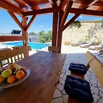 Rigo House With Private Pool, Jacuzzi And Sauna Jadranovo