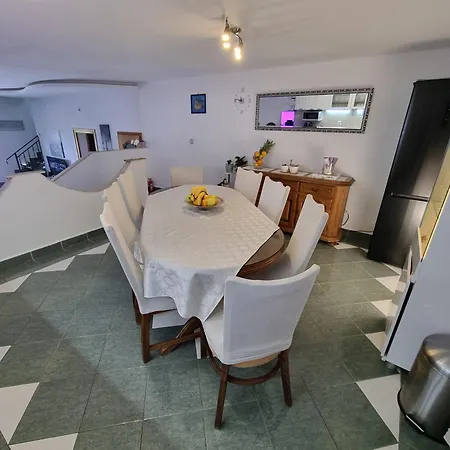 House With Private Pool And Sauna Holiday home *