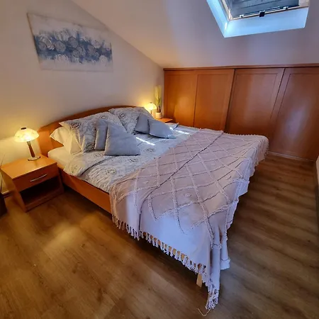 Holiday home House With Private Pool And Sauna Jadranovo
